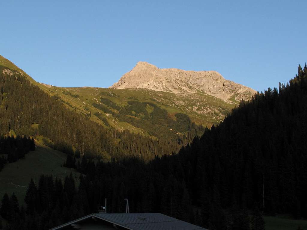 Wösterspitze seen from Lech in the evening light