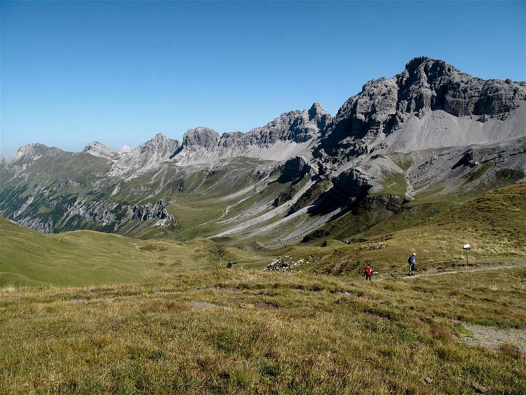 On the path to the Stuttgart hut, looking at the Kuglaspitze