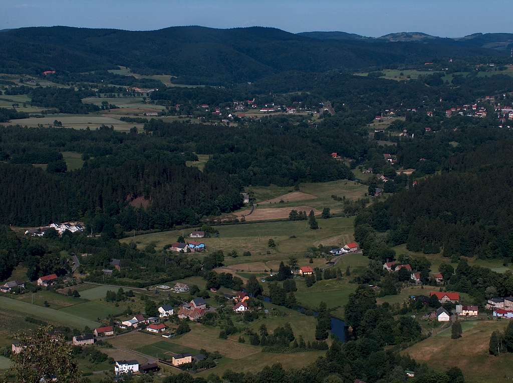 View to the Bóbr valley from Krzywa Turnia, in the Sokoliki rocks