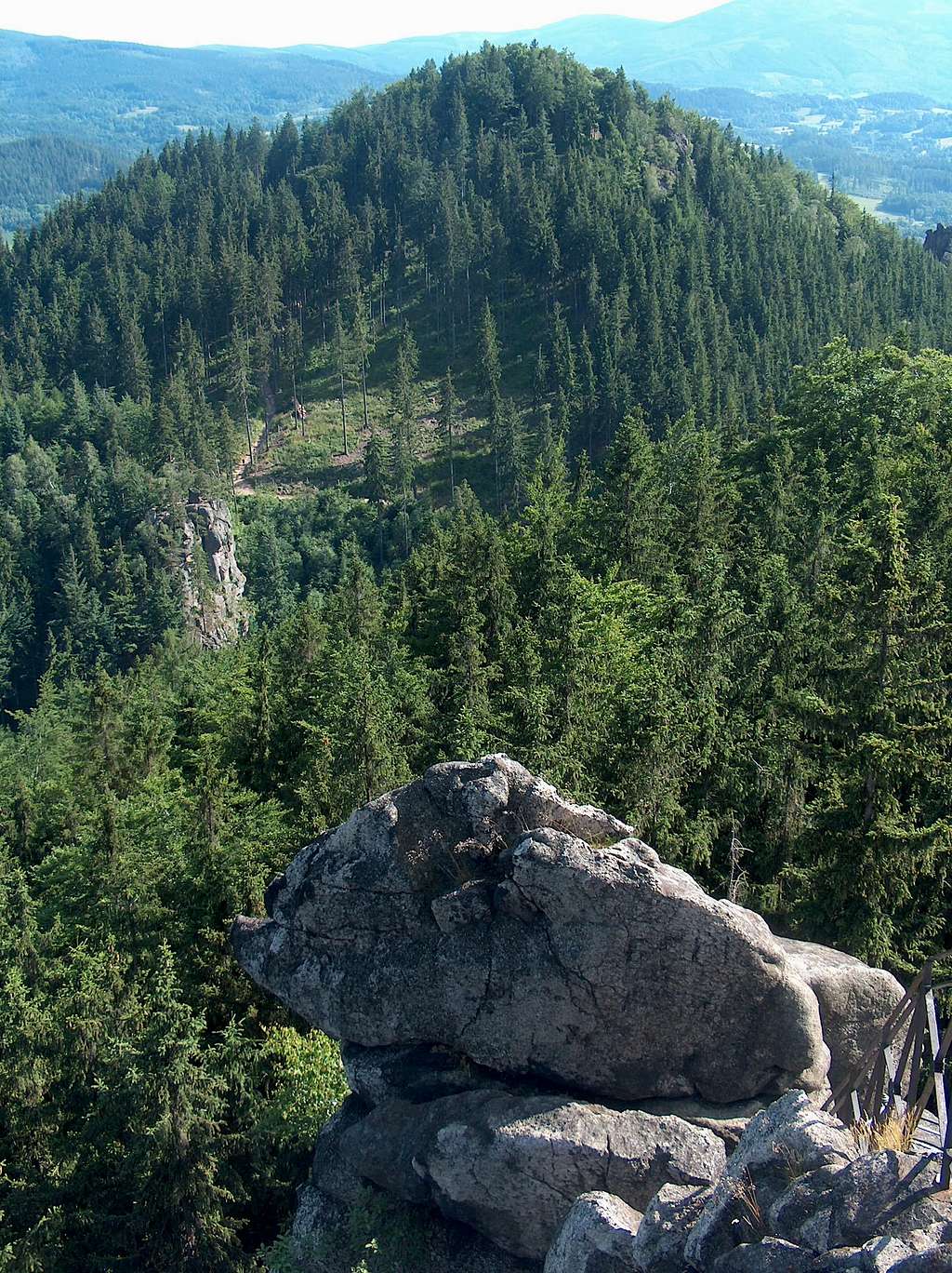 View from Krzywa Turnia to the Sokoliki hills (Rudawy Janowickie)