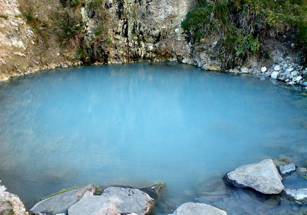 A Sulfuric mini-Lake