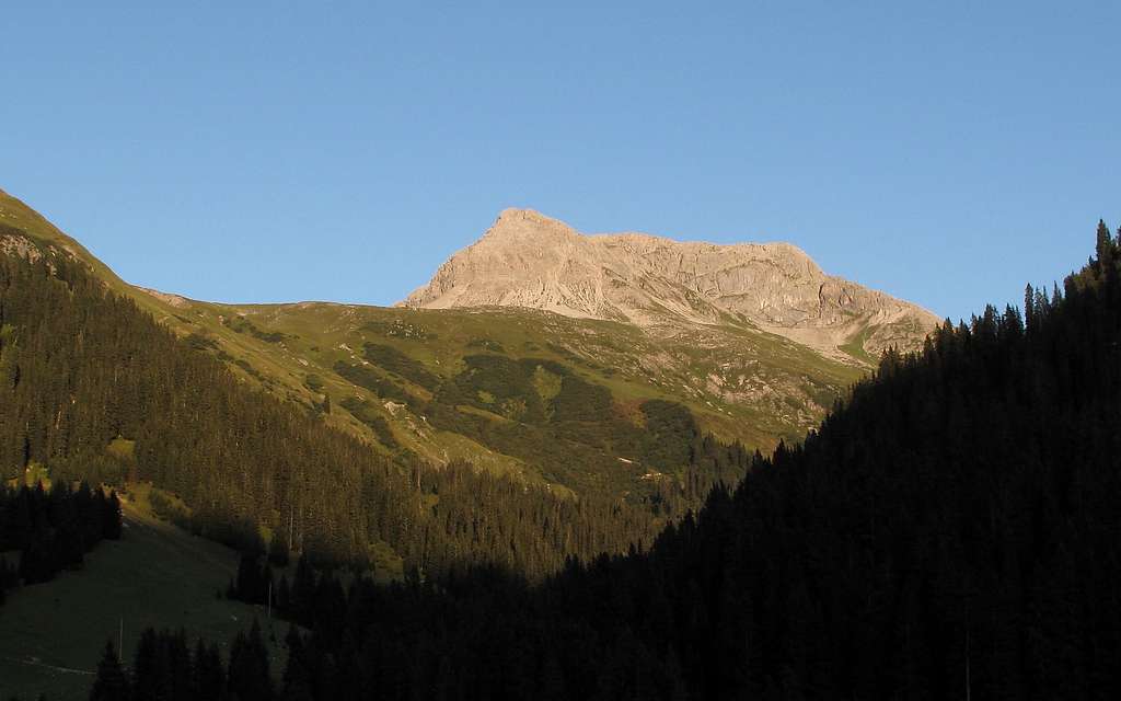 Wösterspitze seen from Lech in the evening light