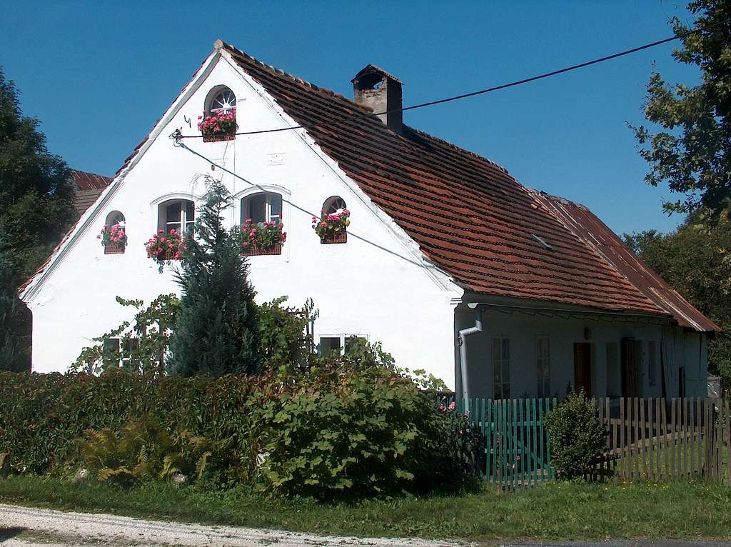 Konradów, village near Czarna Góra