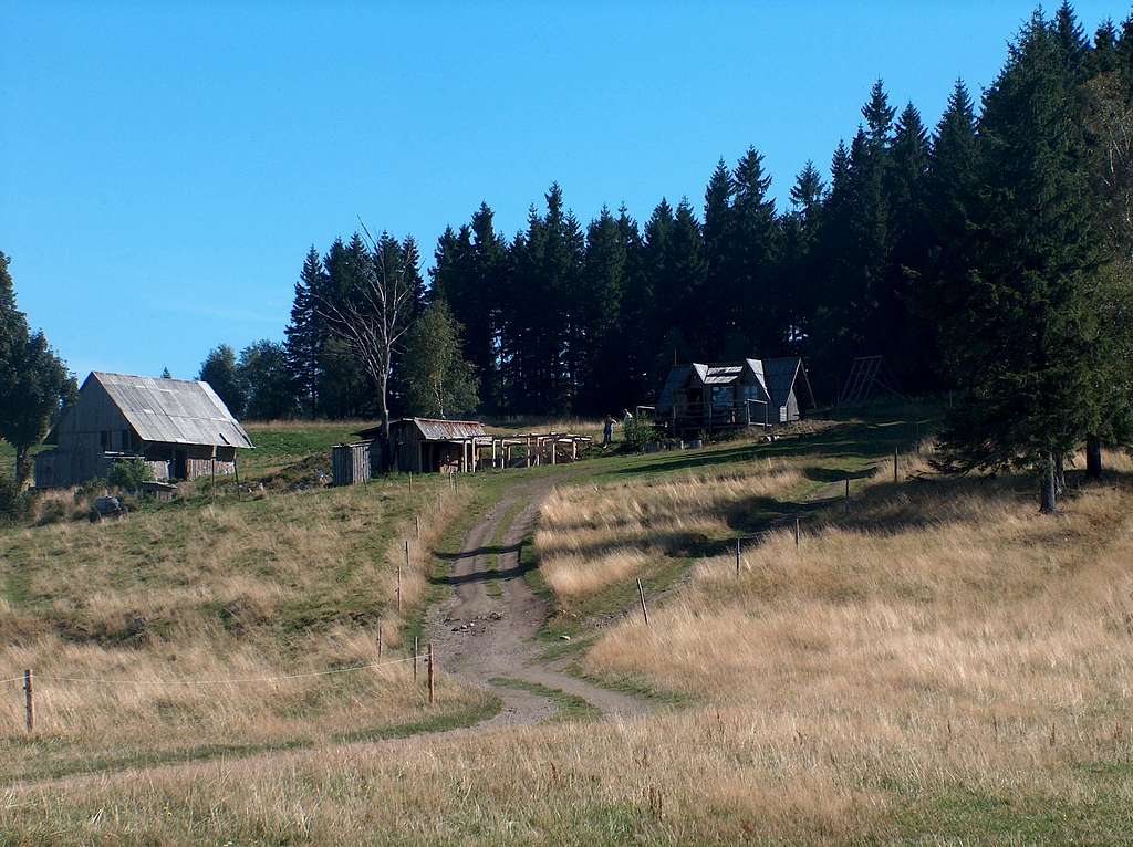 Cheese makers huts on the path from Konradów to Sienna