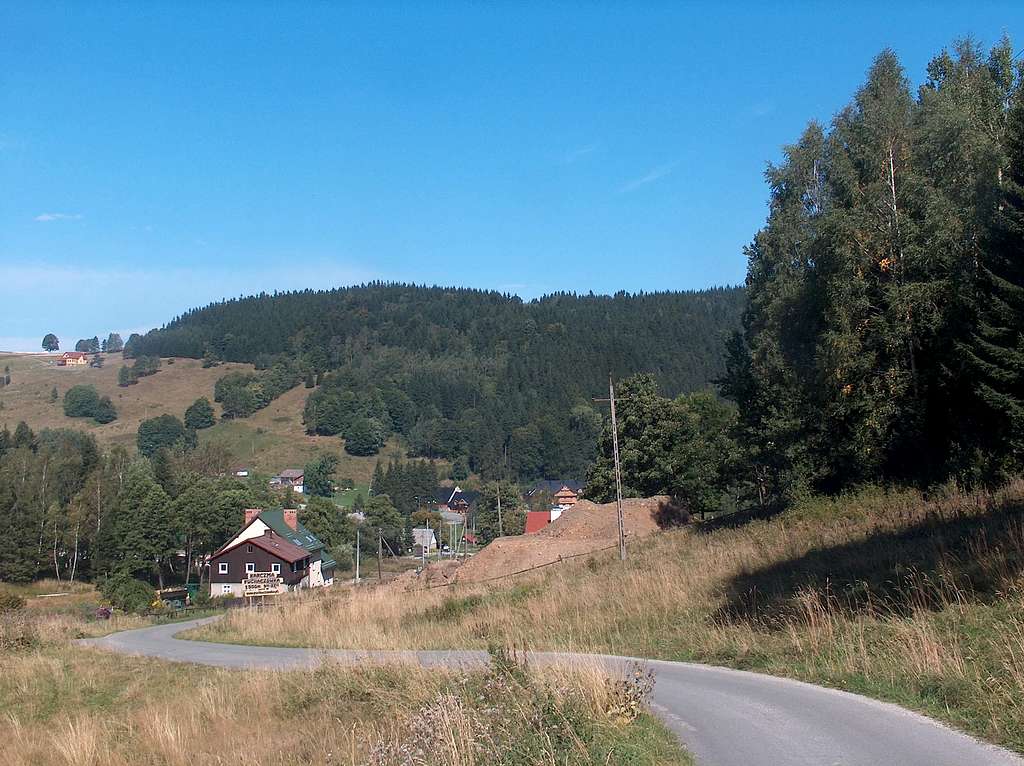 The road pass near Sienna