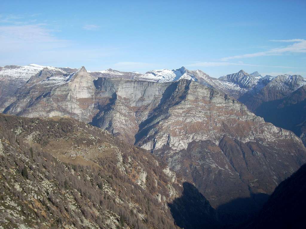 Poncione Alnasca and Fopia from Pointe 2259 of S-ridge of Madom da Sgiof