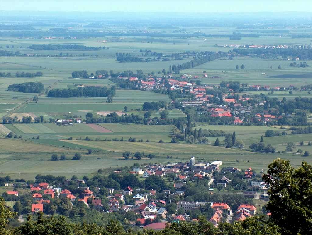 Top of Ślęza, looking north to the Odra plain