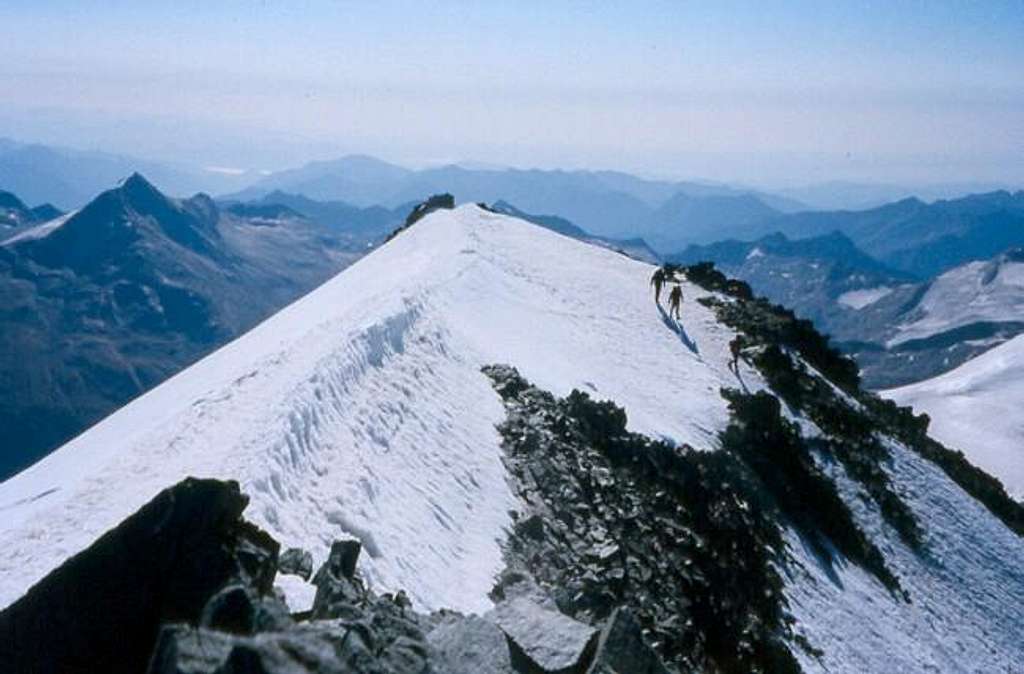 Allalinhorn summit. Descent...