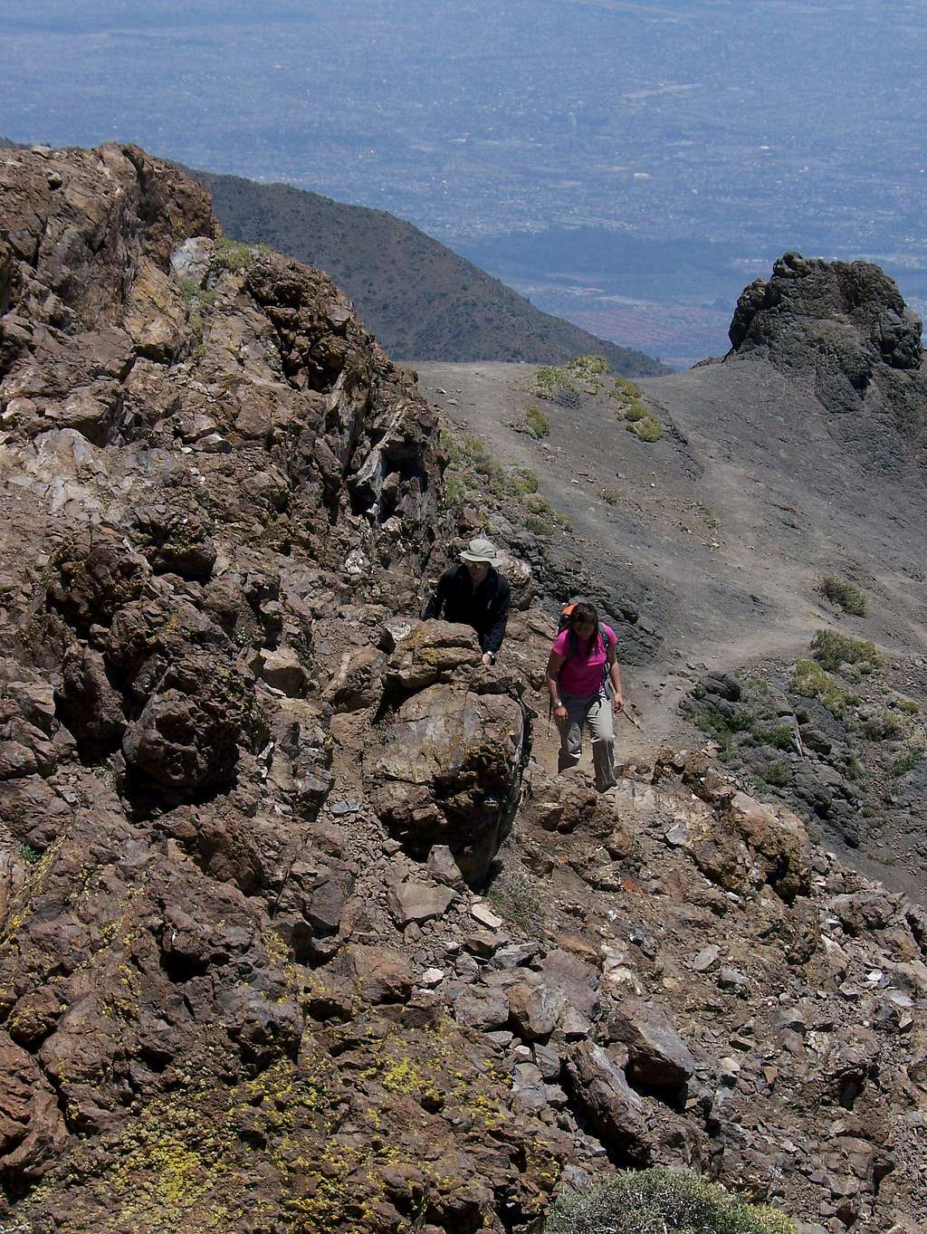 Hikers on the path to Cerro Provincia