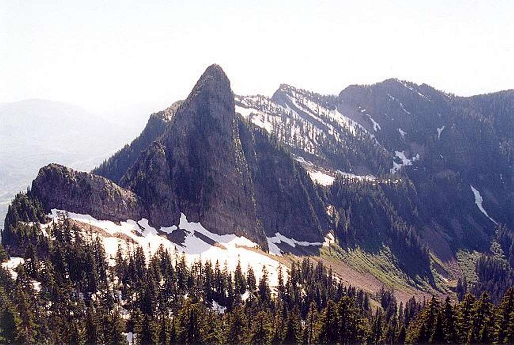 Skadulgwas Peak (Middle...