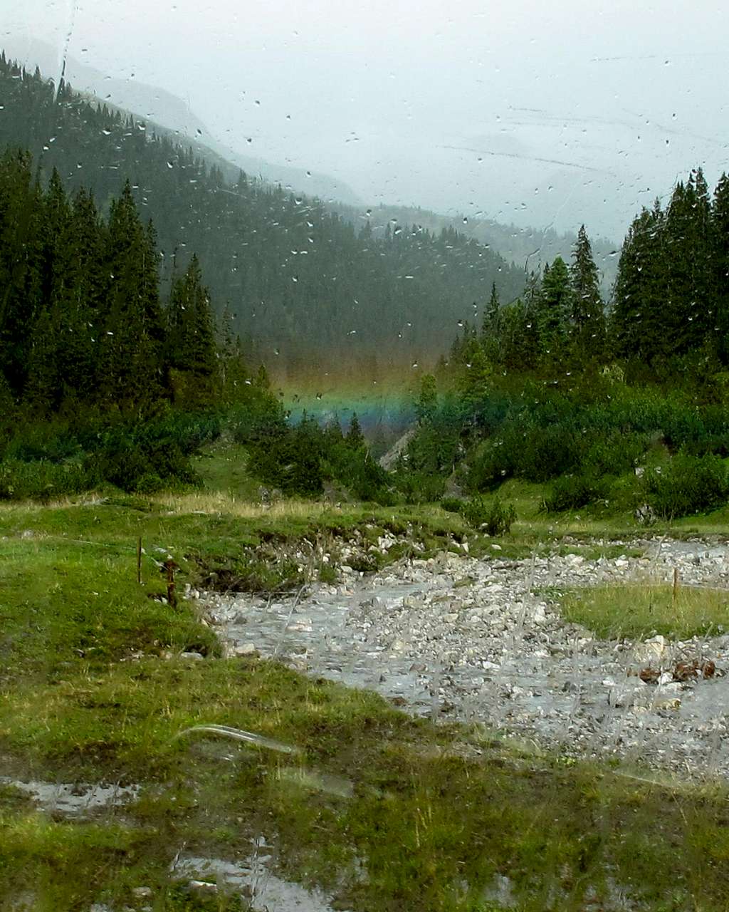 A remarkably low rainbow in the Zugertal valley above Lech