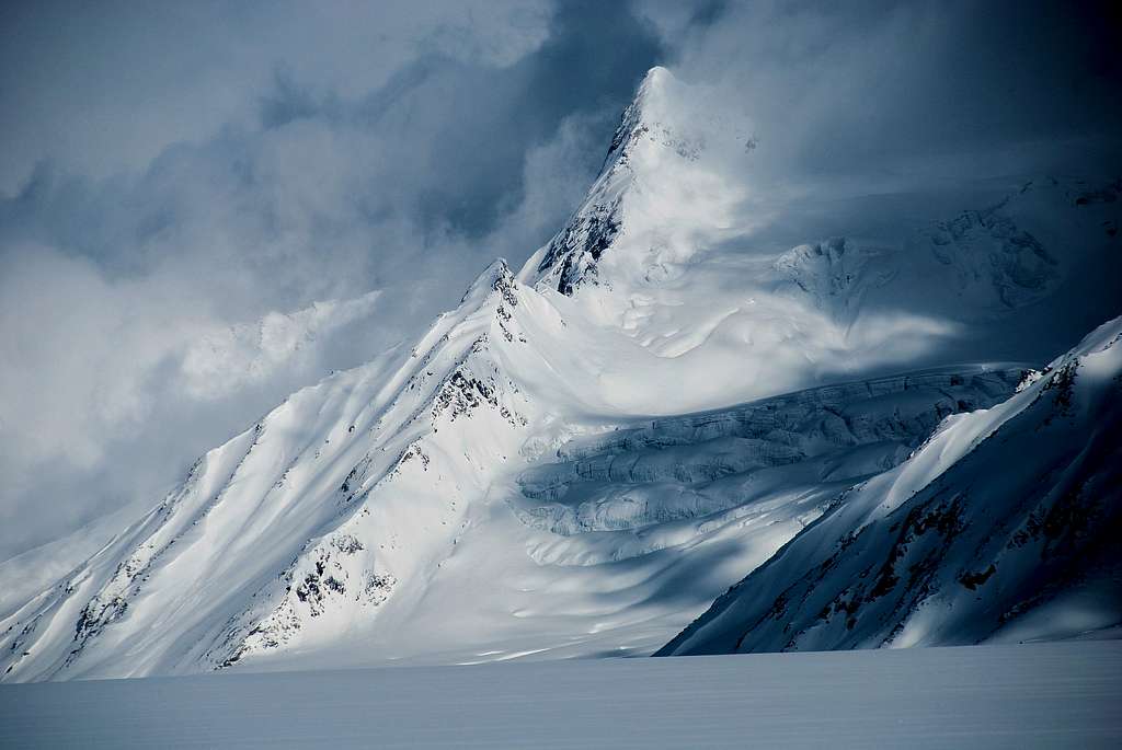Nameless Mountain on the Sim Gang Glacier, 27 april 2009
