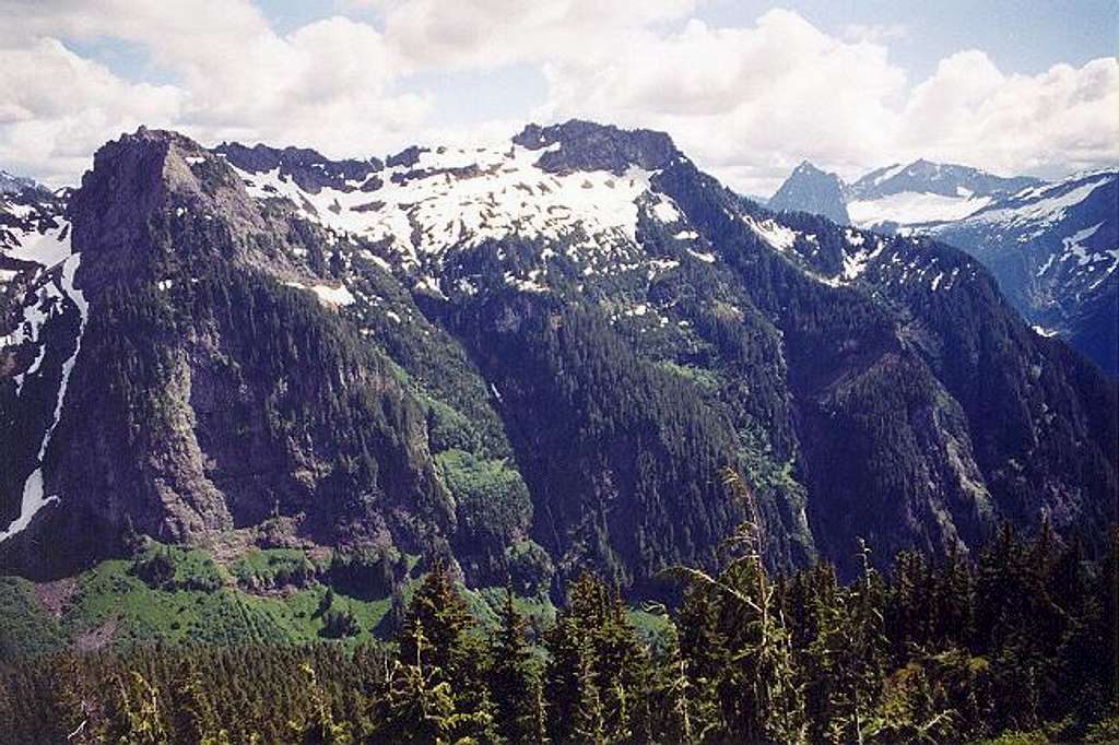 Mt. Dickerman from the north...