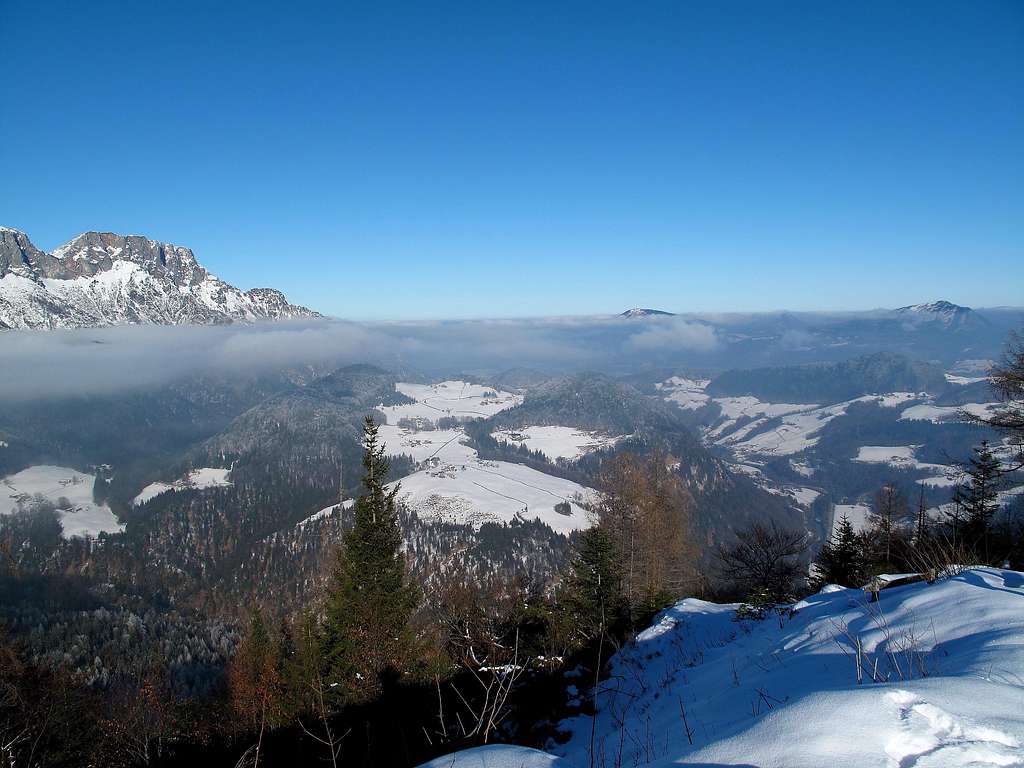 View to Ettenberg from the Kneifelspitze, Geiereck (Untersberg) on the left