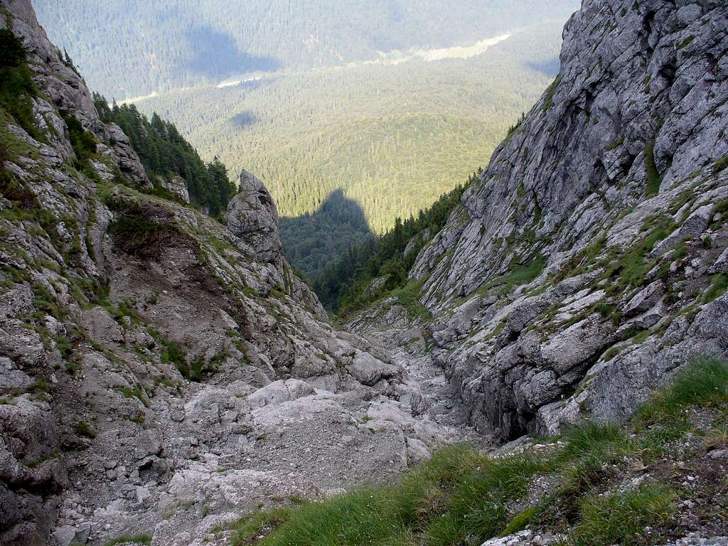 Main line of Gălbinele Valley