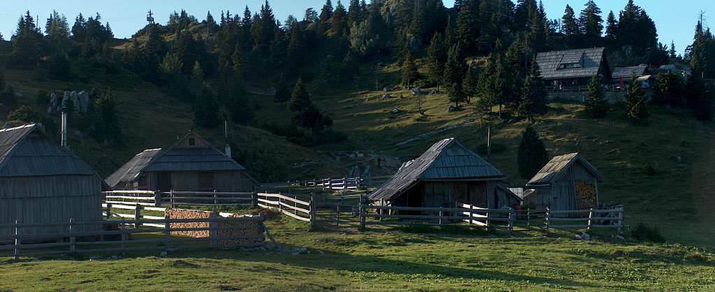 Huts on Mala Planina