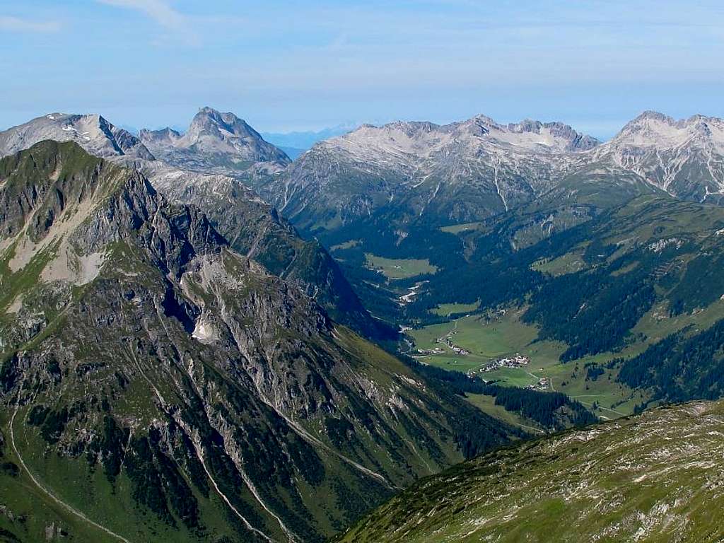 The Zugertal valley behind Lech