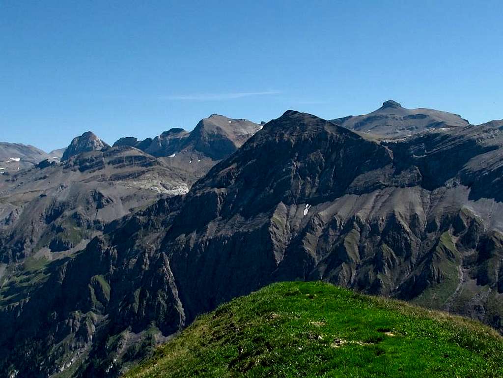 The high alpine area around the Wildstrubel hut