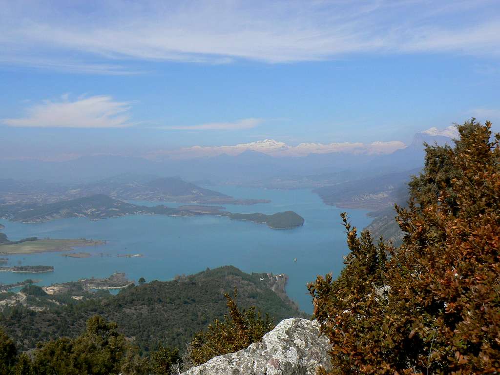 Monte Perdido range and Peña Montañesa over the Ainsa lake