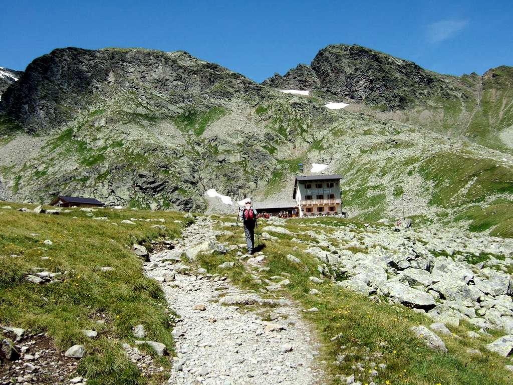 Calciati hut (Tribulaunhütte) 