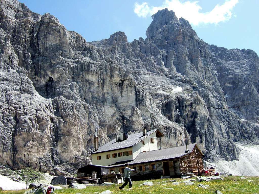 Calciati hut (Tribulaunhütte)