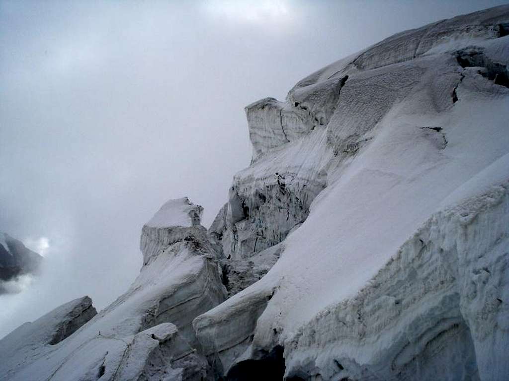 Crevasses at the top of Gondogoro Pass