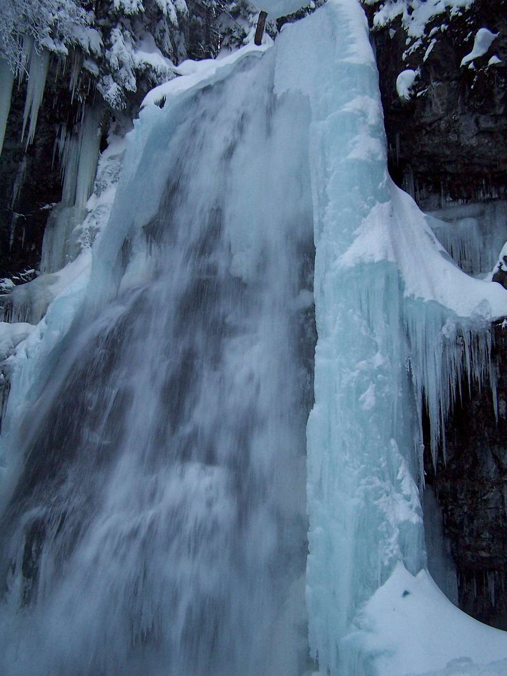 Union Creek Falls in Winter