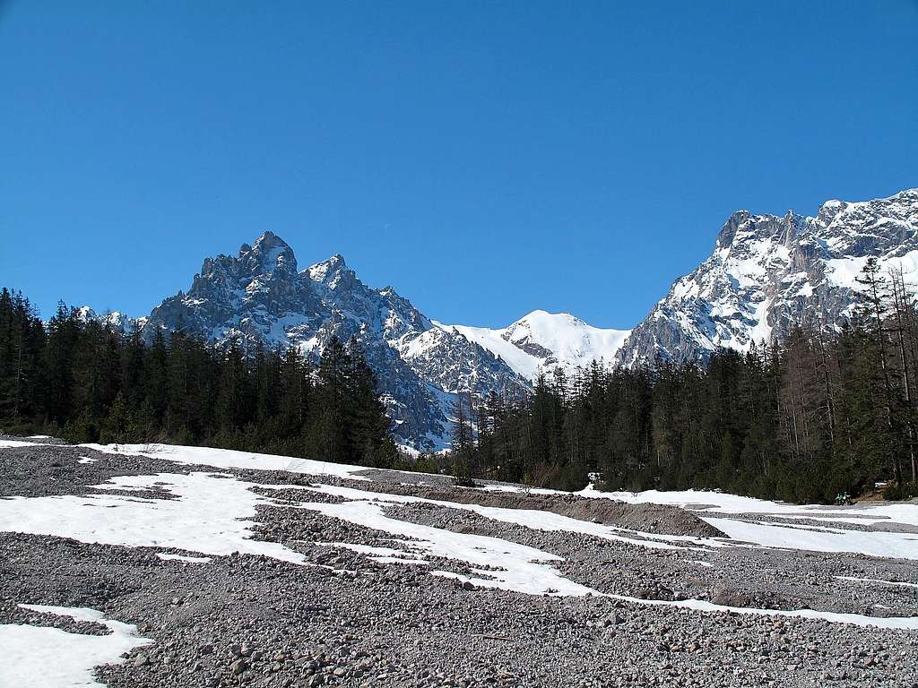 Palfenhorn (2222m), Sigeretskopf (2066m) and Alpelhorn (2254m) in April