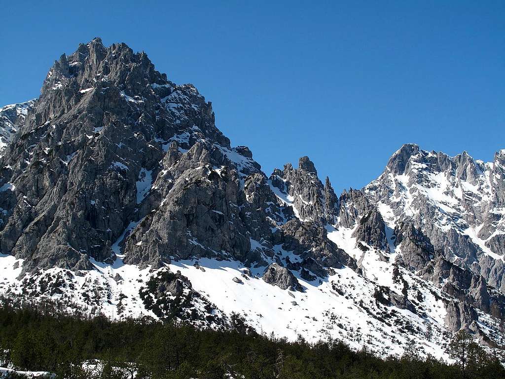 The Kleines Palfenhorn (2073m) seen from the Wimbachgries