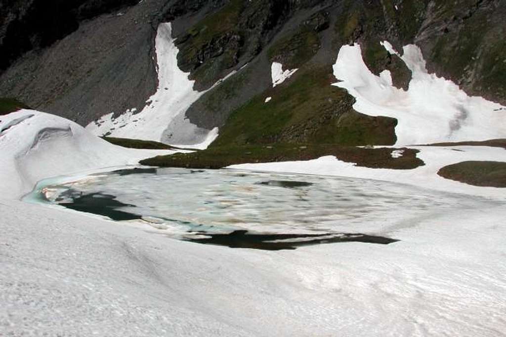 le Lac sans Fond (2456 m)