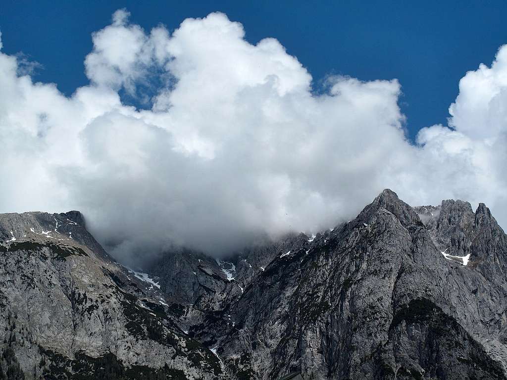 The Tennengebirge range and clouds