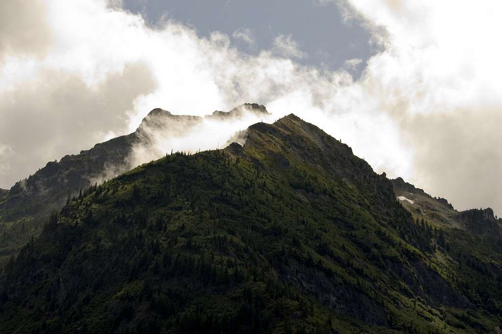 Wispy peaks in Tatoosh Range