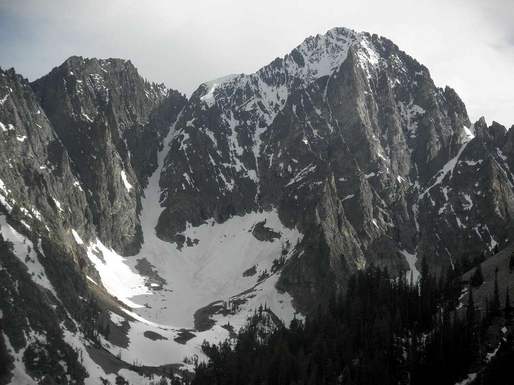 Close up of the Sickle couloir (Jun 2010)