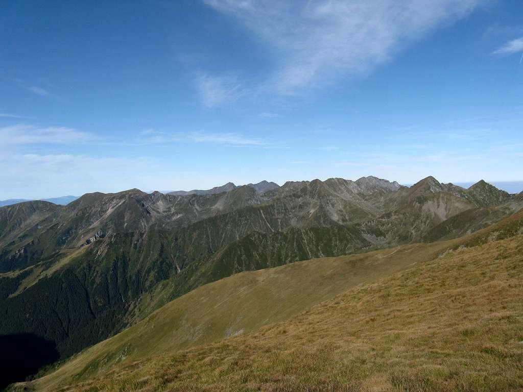 Central segment of the Făgăraş Mts.