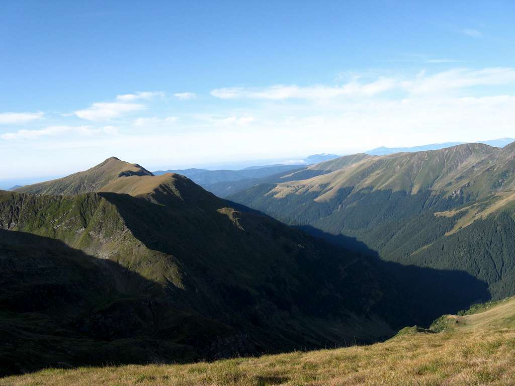 Picuiata summit with long southern valley