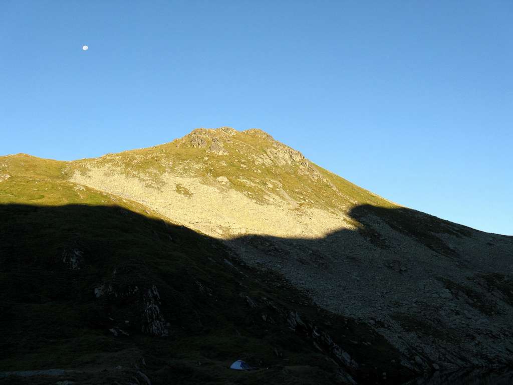 Iezerului summit (2417m)