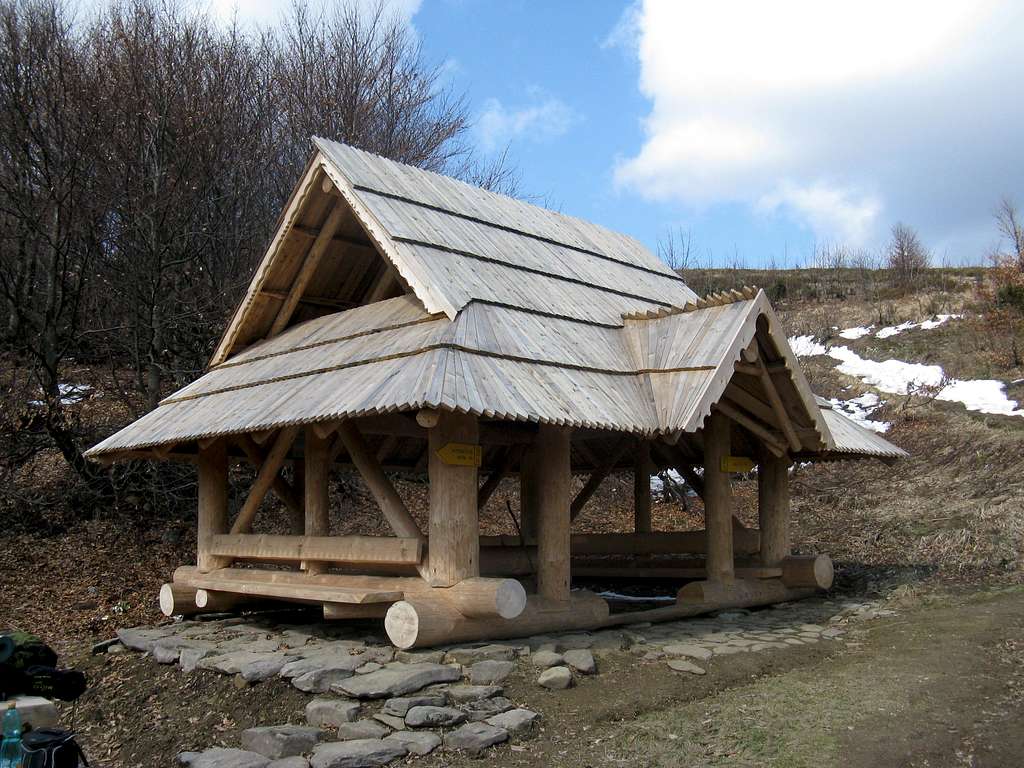 Shelter at Bukowska pass