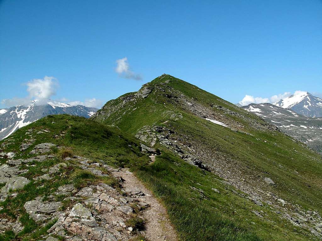 The ridge connecting the lower and higher summits of the Zittrauer Tisch