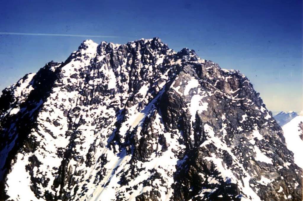 <b><font color=red>AOSTA's</font> VALLEY in<font color=green> SUMMITS MOUNT ROSA </font> <font color=BLUE>POINTE DUFOUR (4635 m) </font></b>