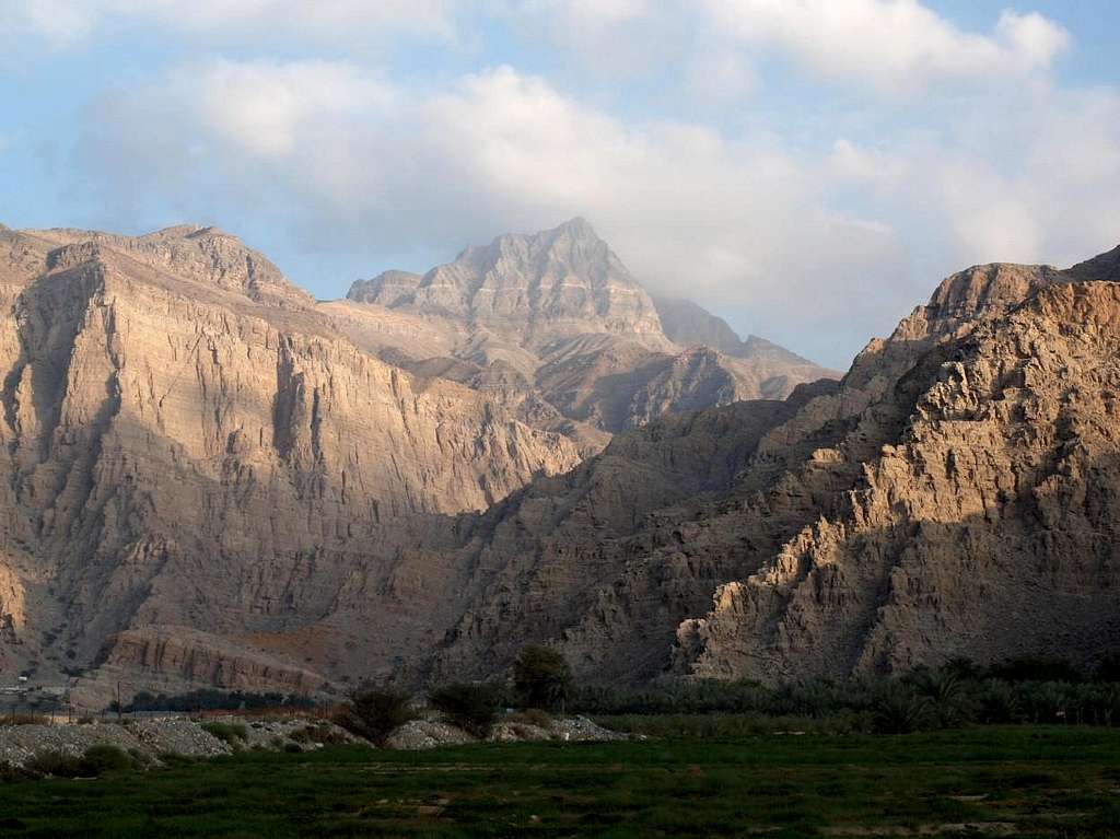 Jebel Haqab from Wadi Bih