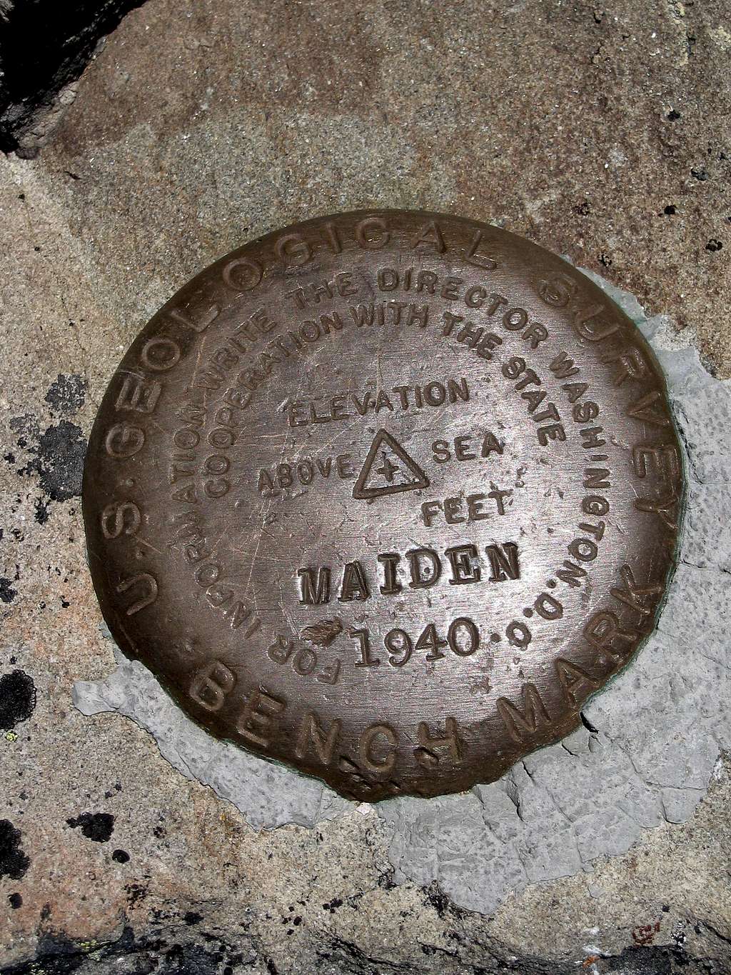 Maiden Peak Summit marker
