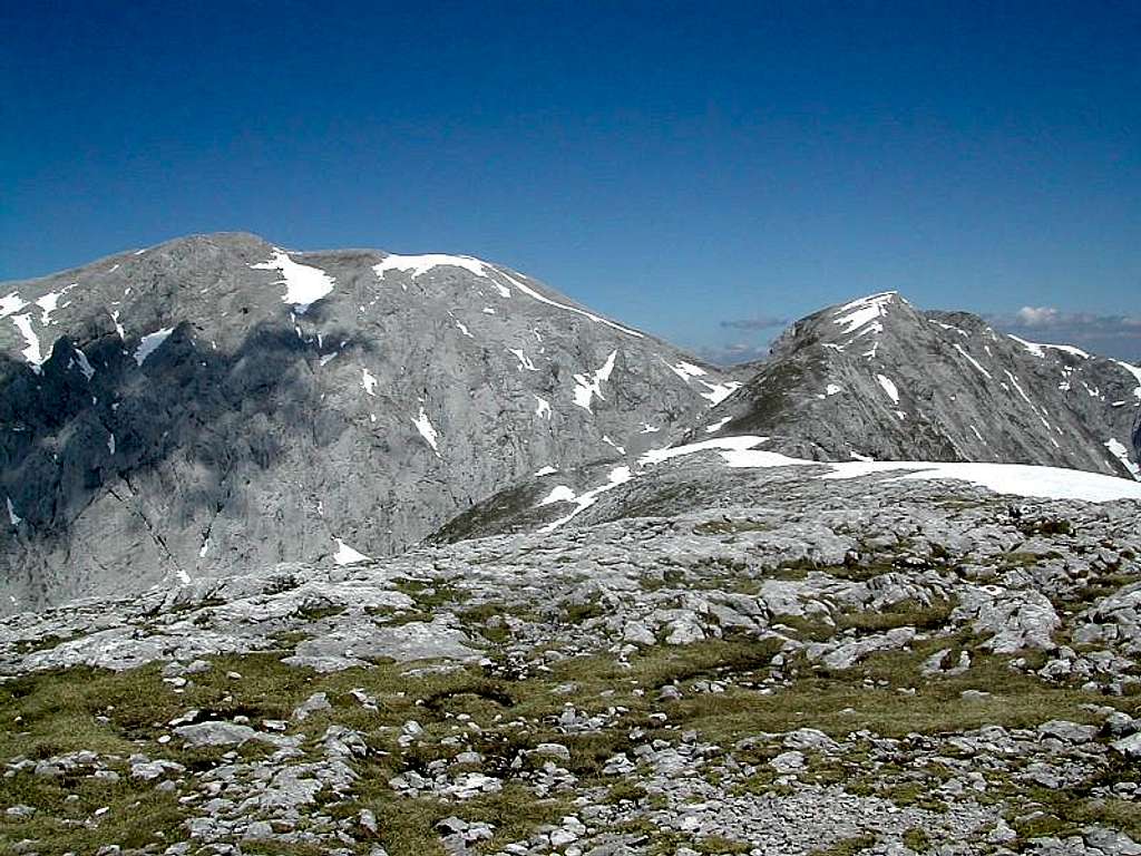 Hoher Goell (2524m) and Grosser Archenkopf (2391m) seen from the Hohes Brett (2338m)