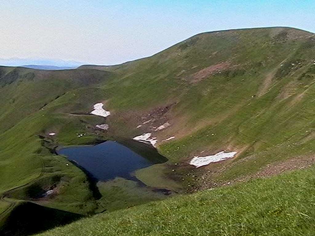 Dohiaska summit with namesake tarn