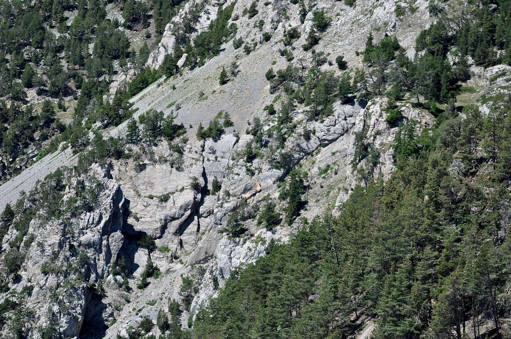 Les Escoyères cliffs