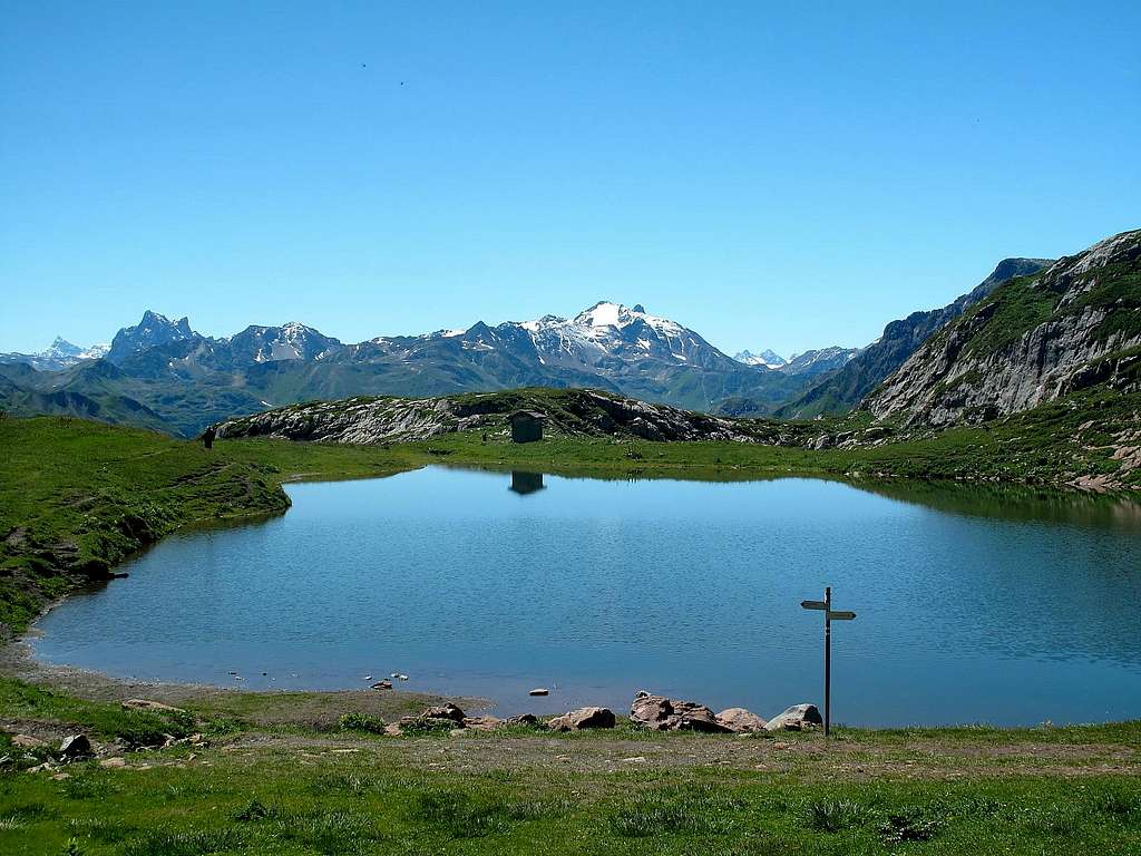 Lake Monzabon with Patteriol (3056m) and Kaltenberg (2896m)