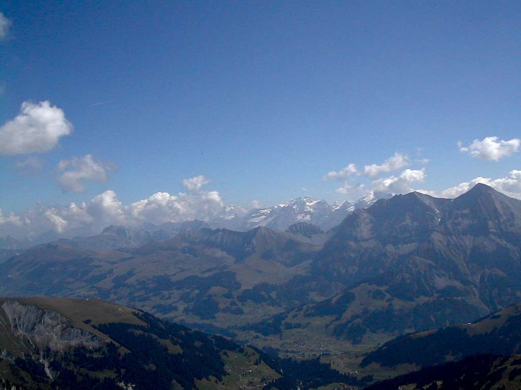 View to Adelboden and Blümlisalp from the Hahnenmoos-Albrist trail