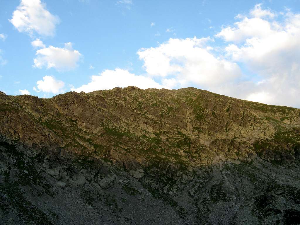 Cliffy wall of the Parângul Mare peak