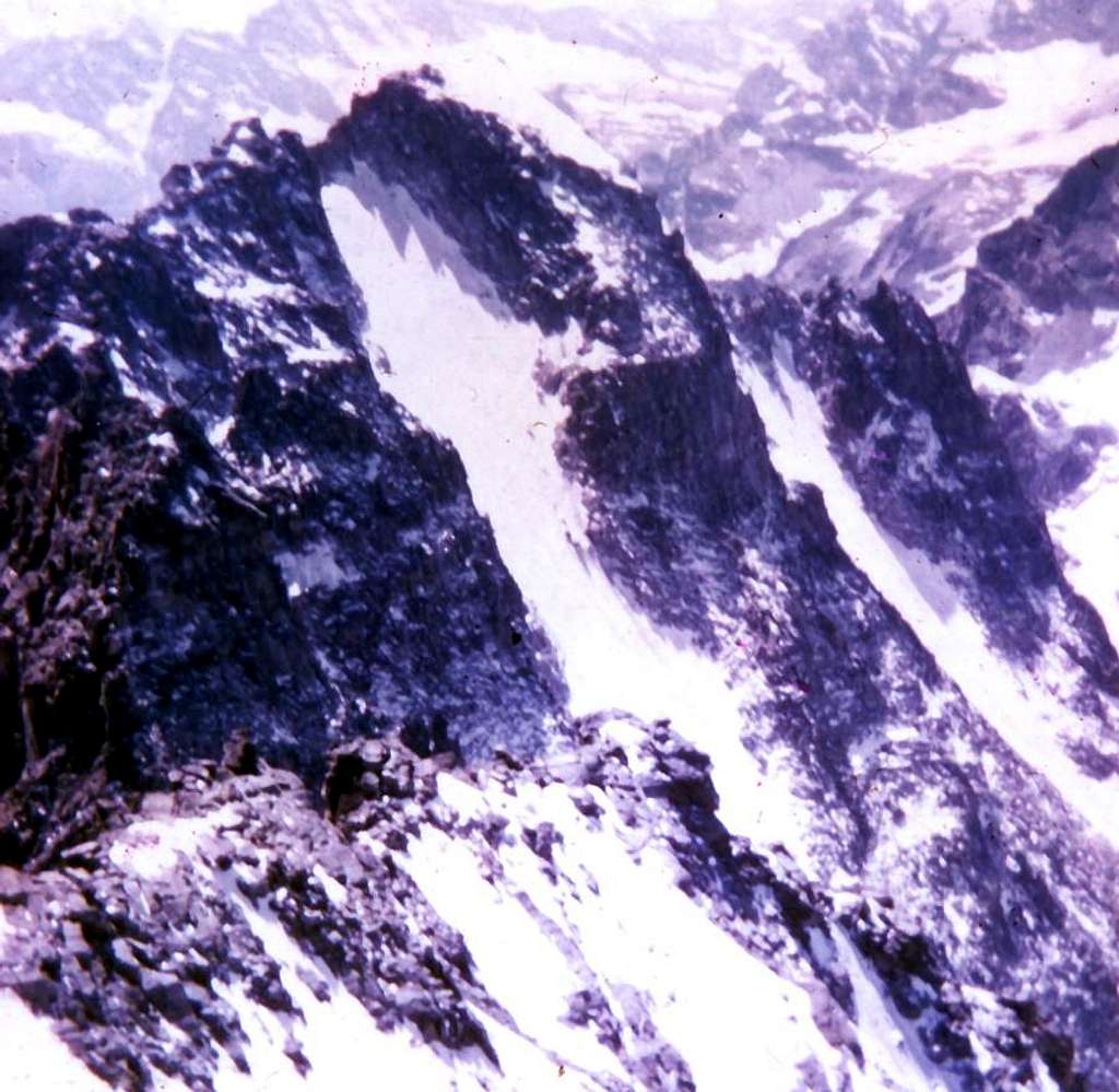 <font color=green><b>ROCCIA VIVA</font> WEST FACE in first ascent, normal route in descent <font color=purple> by W-NW Ridge</font></b>