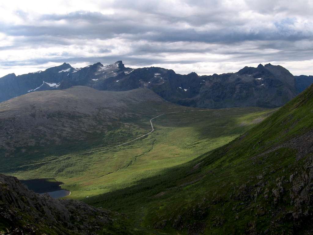 Skamtinden right, and the peaks of the Ersfjord Traverse