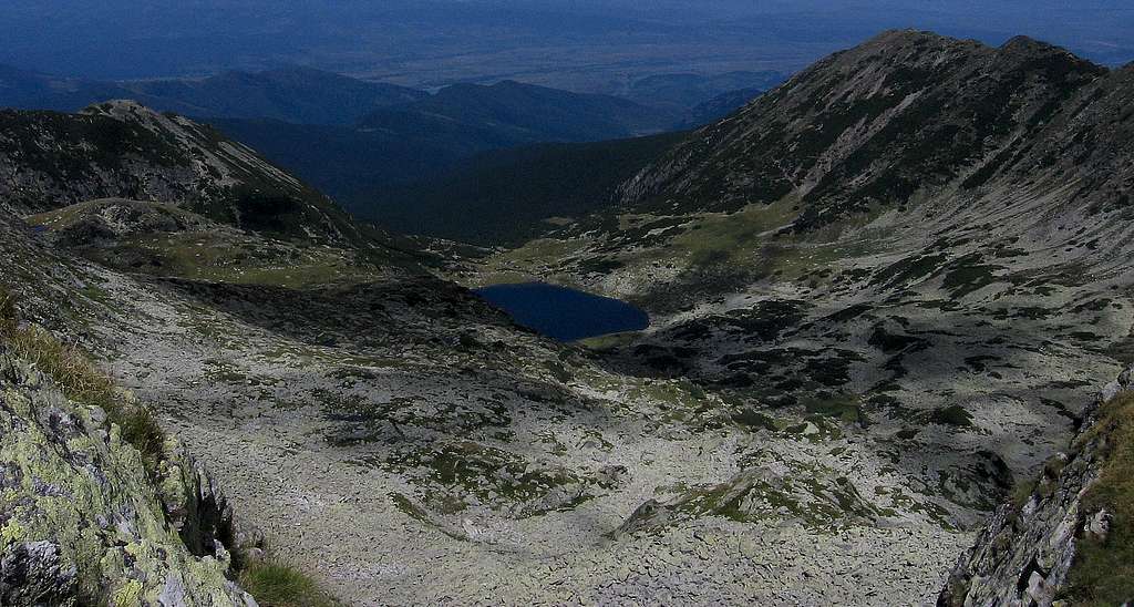 Lake Galeşu from Porţile Închise (Closed Gates).